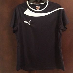 Puma top